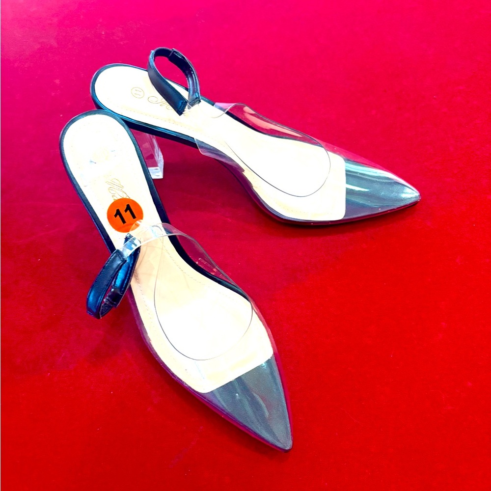 Chic Black Slingback Heels